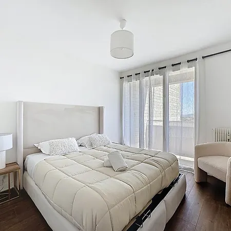 Clair Et Lumineux Apartamento *